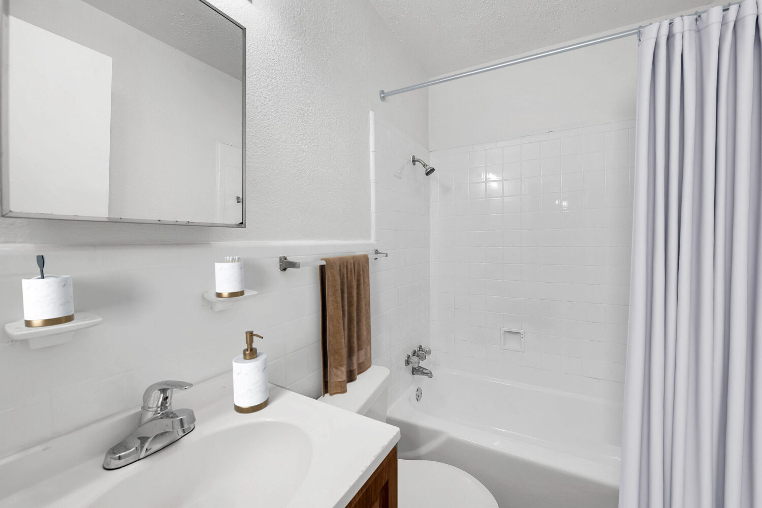 Lupine Terrace Apartments Bathroom